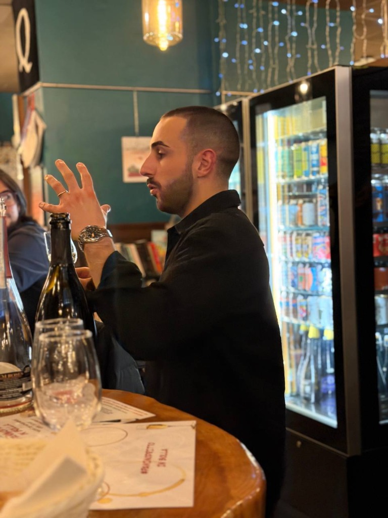 Il fondatore spiega il vino